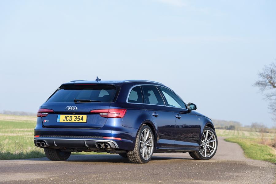  Audi S4 Avant (B9) 2017 года  (UK) (фото 23 из 31)